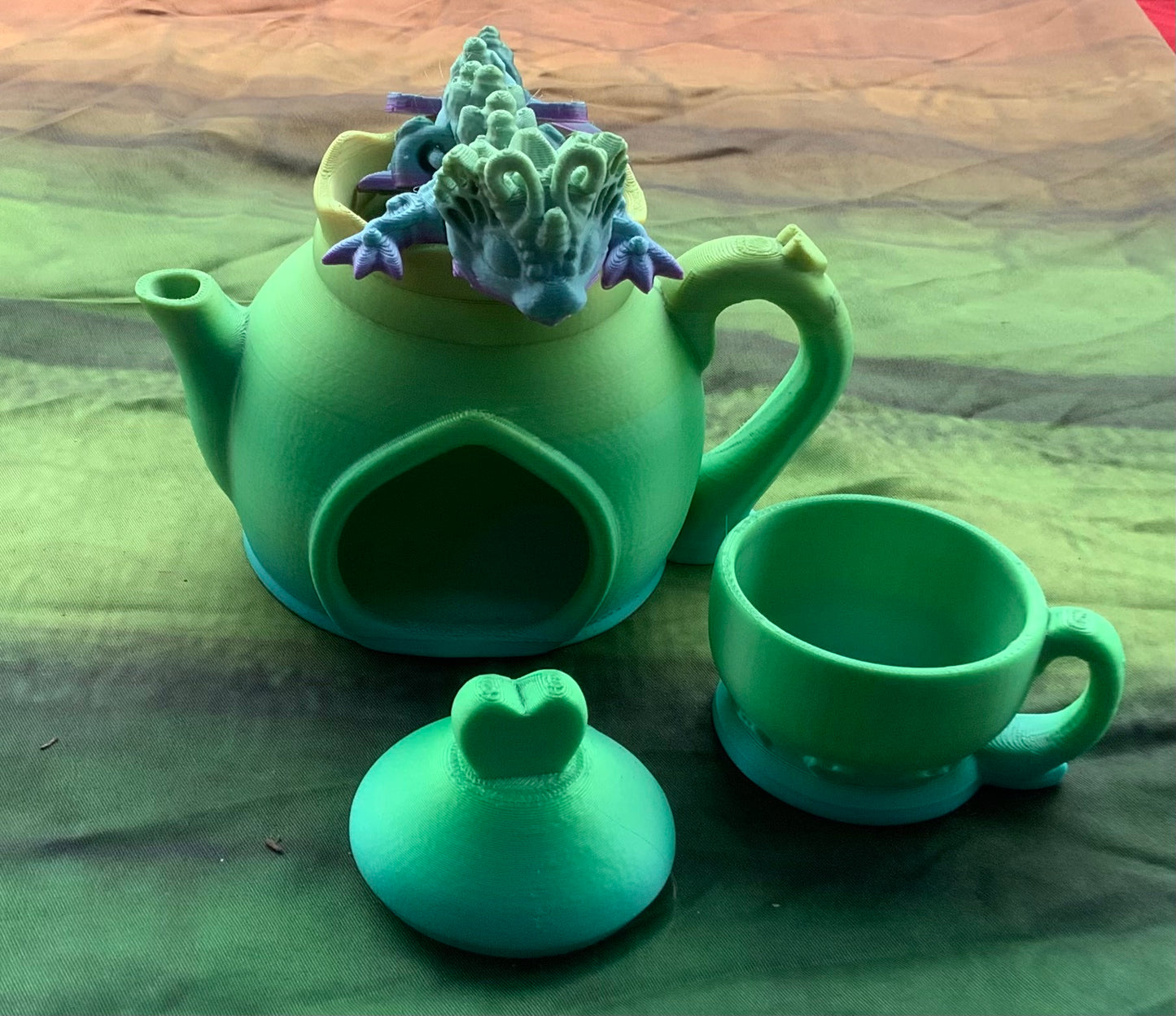 Teapot Set and Dragon